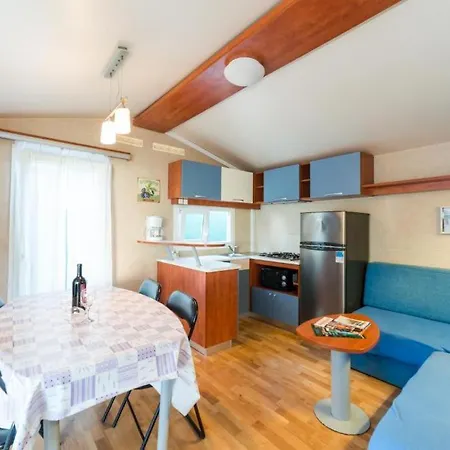 Дом отдыха Mobile Homes Tina Ii Пакоштане
