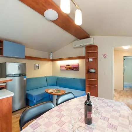 Сasa de vacaciones Mobile Homes Tina Ii